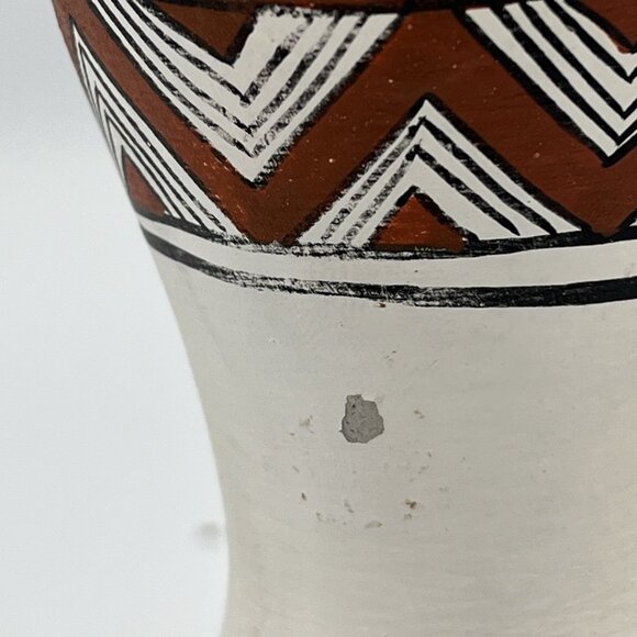 G. Garcia Mexican Vase Pot Vessel 3.75" x 2.25"  Hand Painted Signed Vintage - Picture 4 of 8